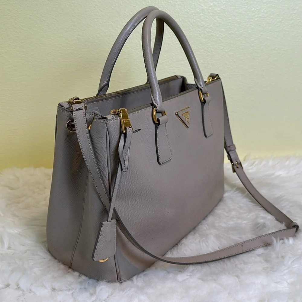 💯Authentic Prada Lux Safiano  Leather Handbag🍀 - Picture 6 of 15